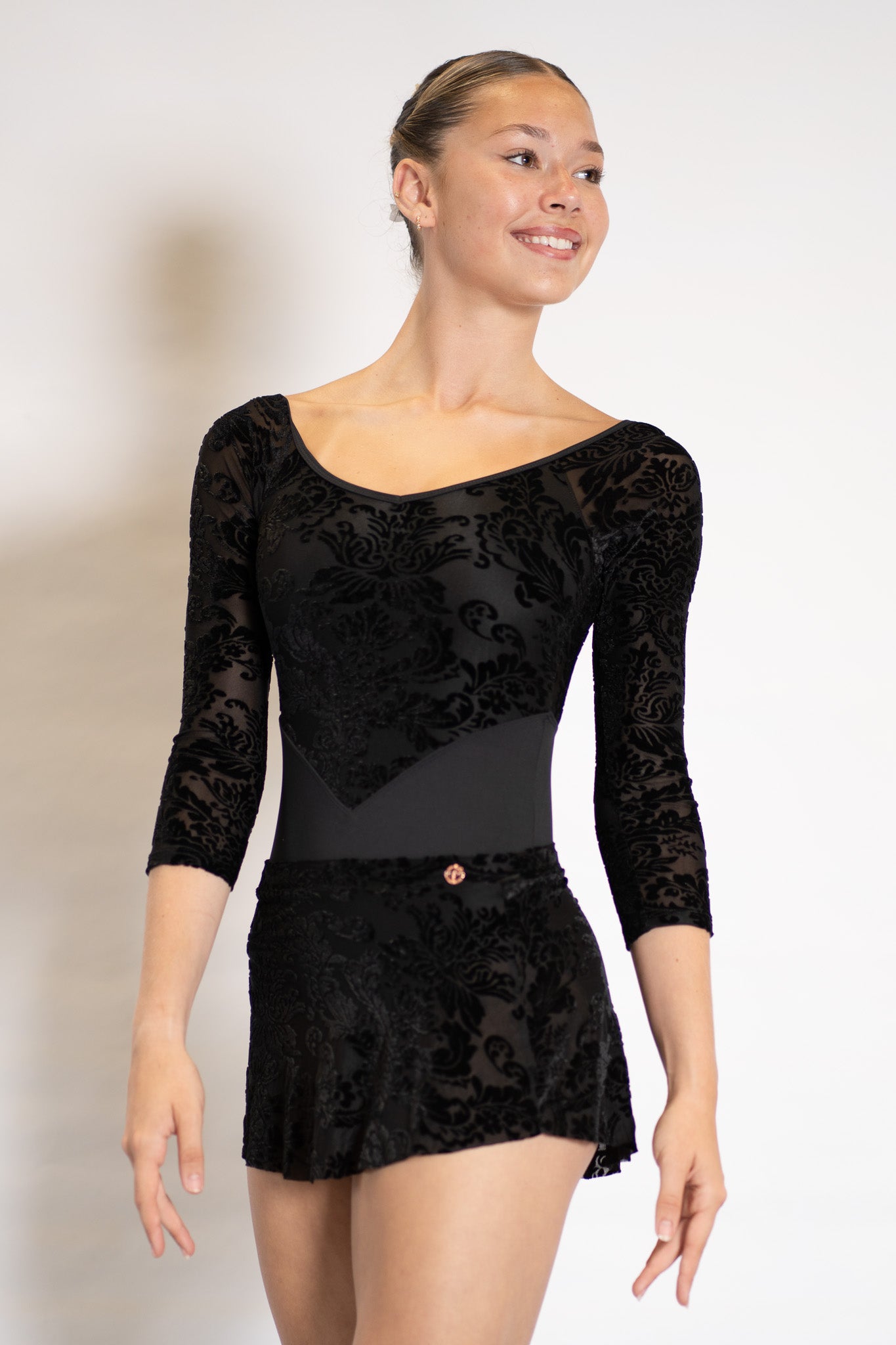 Genevieve Ricco Velvet Ebony