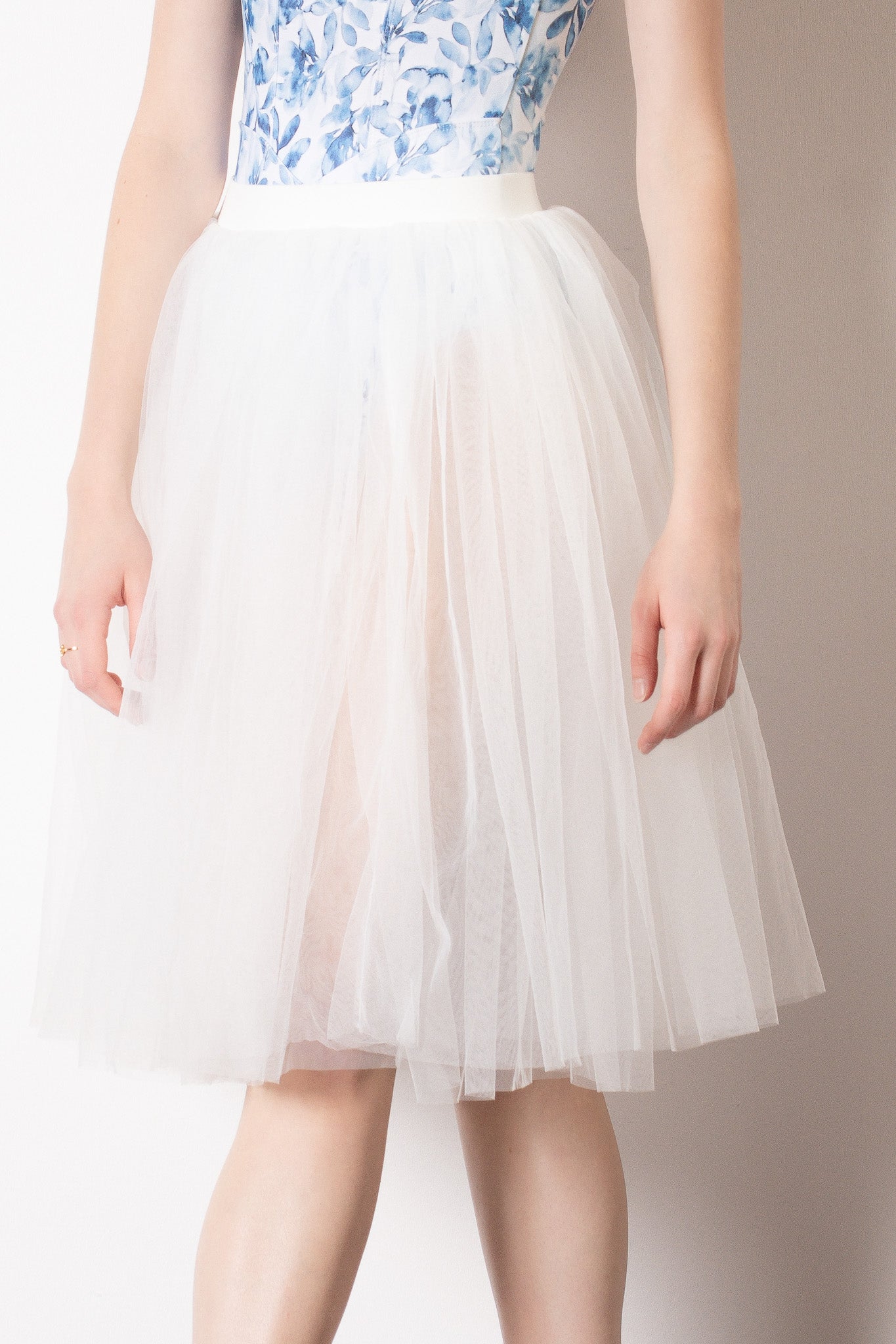 TULLE SKIRT SNOW